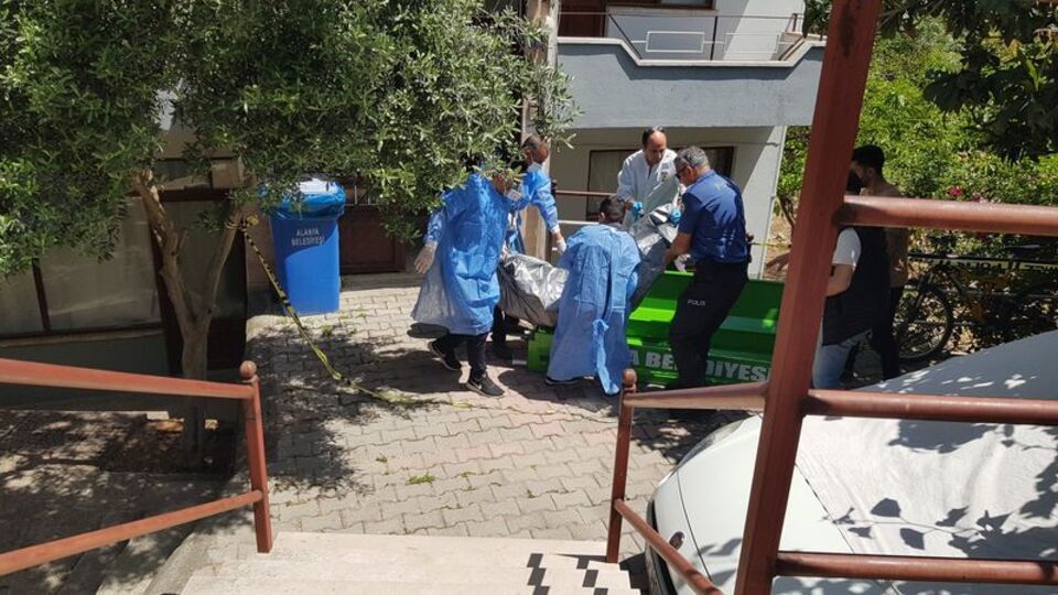 Annesini öldürdü! Gardıroba sakladı! Vahşet!