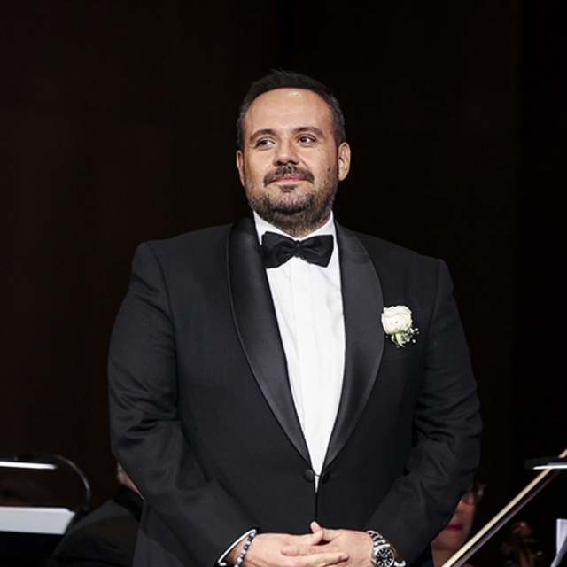 Tenor Murat Karahan, AKM'de konser verdi