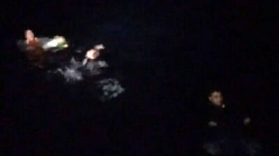 Yunanistan'ın geri ittiği tekne battı! 1'i bebek 2 kişi aranıyor