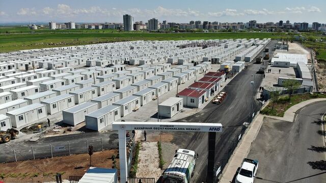 Diyarbakır'da depremzedeler çadırdan konteynere geçiyor