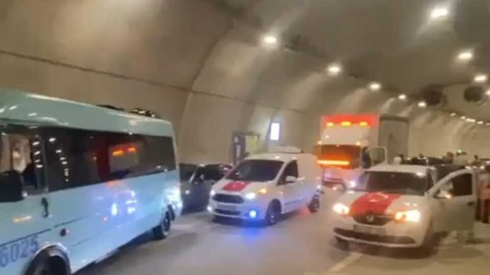 İki ayrı tüneli kapatıp çok sayıda kişiyi mağdur ettiler!