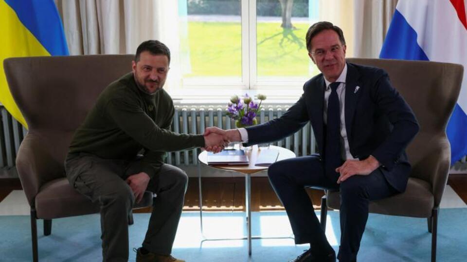 Zelenskiy'den Hollanda'ya sürpriz ziyaret