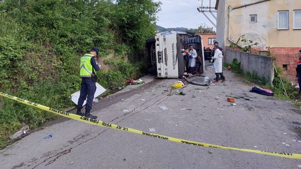 Belediye otobüsü şarampole yuvarlandı: 4 ölü, 37 yaralı