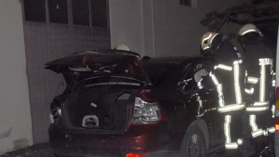 Otomobilde soludukları çakmak gazı patladı: 3 yaralı