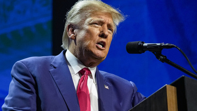 Trump, kendisini suçlayan kadını eski eşiyle karıştırdı