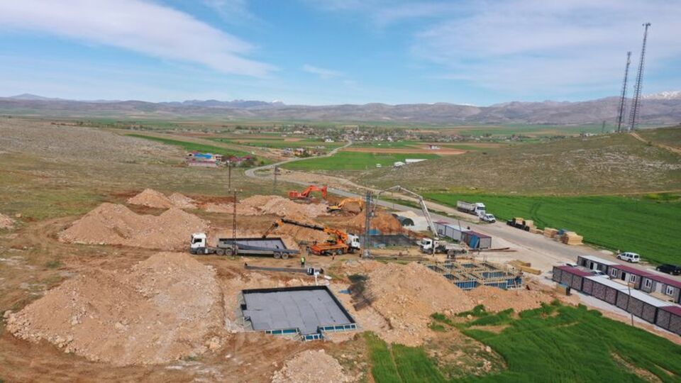Elbistan'da köy evlerinin yapımına başlandı