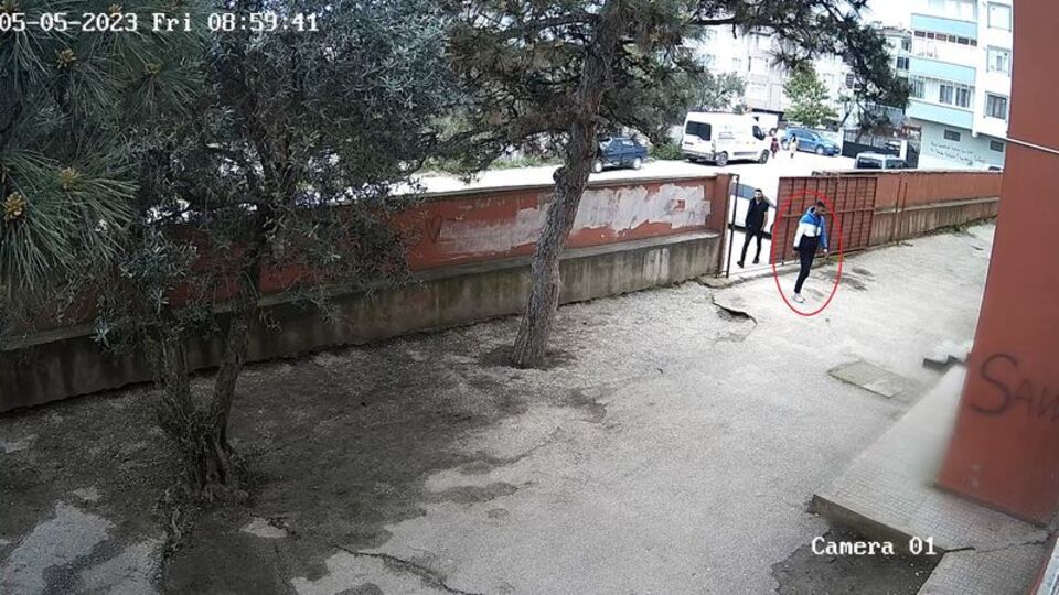 "Öğretmen kızımın saçını çekti" iddiası... Kurşun yağdırdı!