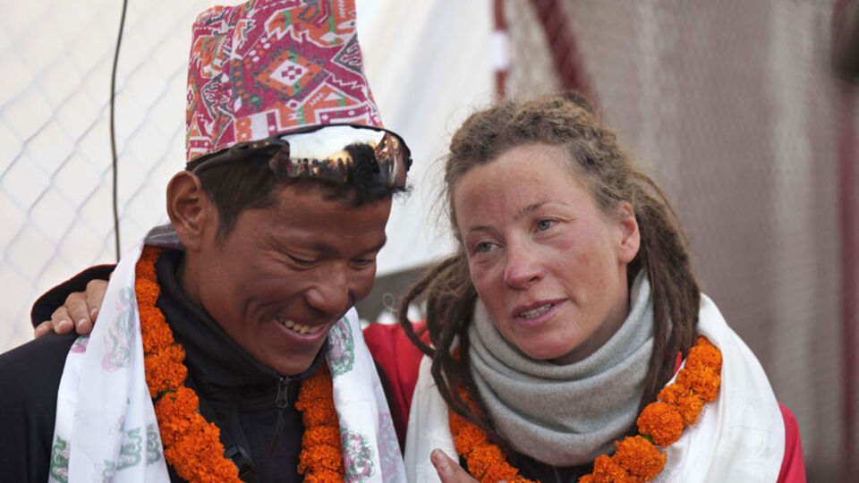 Dağlara en hızlı tırmanan kadın oldu!