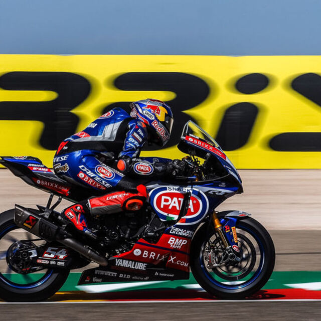 Toprak Razgatlıoğlu, ilk yarışta ikinci oldu