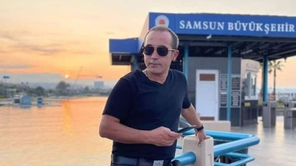 İş makinesinin altında kaldı