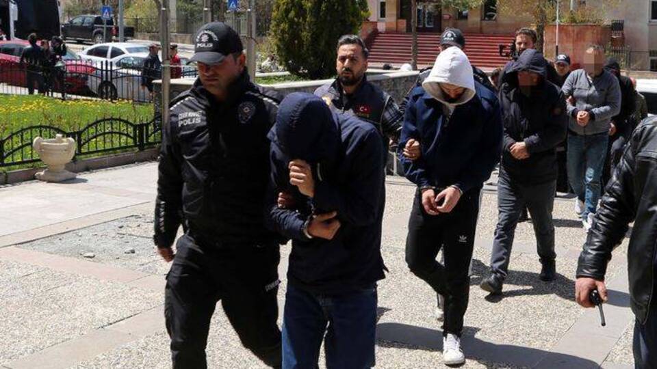 Lüks villadan yönetilen şebeke ile "Hayat sigortası" dolandırıcılığı