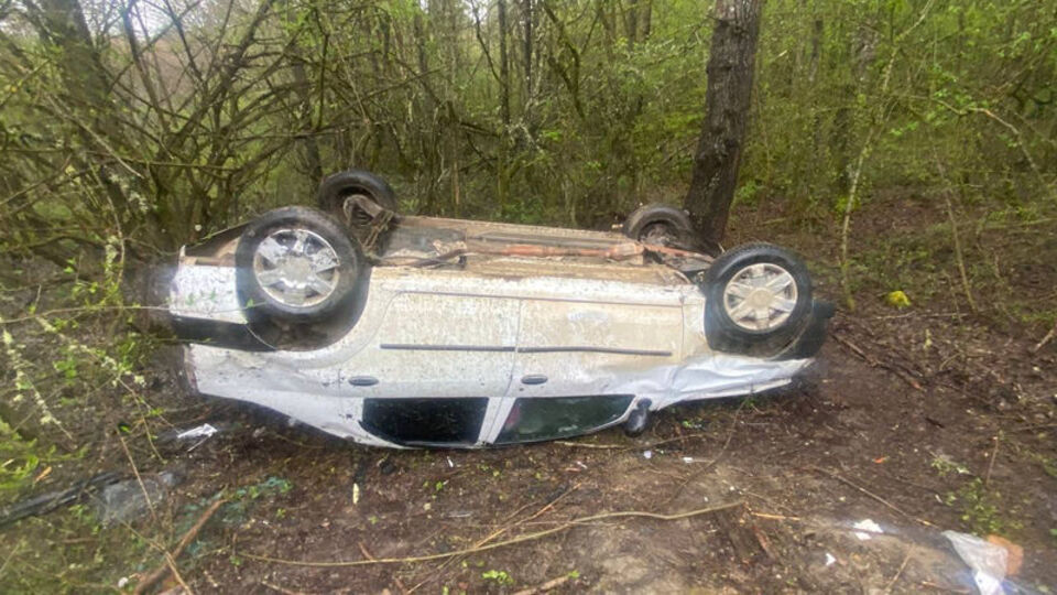 Karabük'te otomobil devrildi: 1 ölü, 4 yaralı