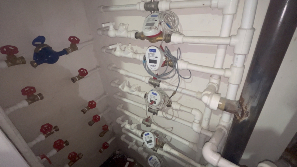 Akılalmaz hırsızlık! Binadaki tüm su sayaçlarını çaldılar