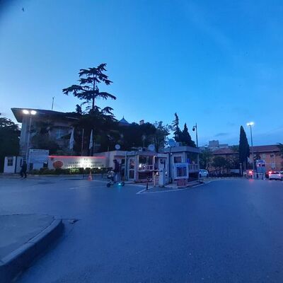 Hastane bahçesinde kabus! Tedavi gören kadına kurşun yağdırdı