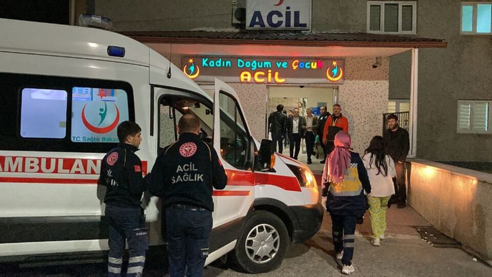 Bartın'da gıda zehirlenmesi şüphesi: 21 öğrenci hastaneye kaldırıldı