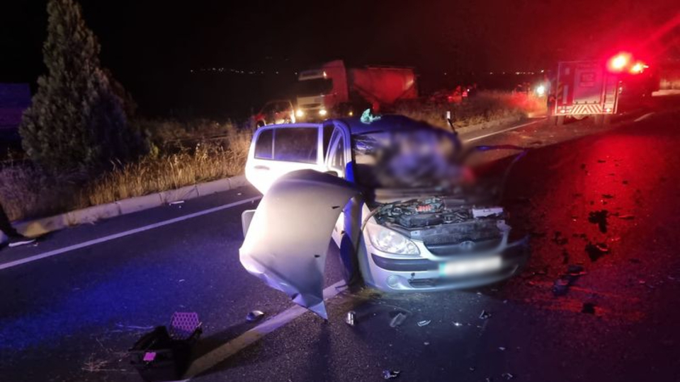 Dört aracın karıştığı kazada karı koca öldü