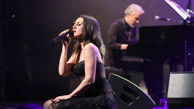 Eşlerden depremzedeler yararına