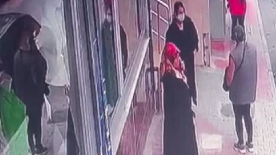 "Bereket için okuyacağız" dediler... Altınları çalıp gittiler!