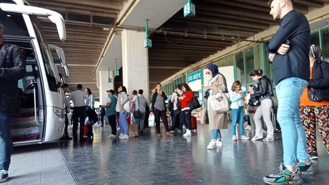 Otogarda seçim hareketliliği! Ek seferler başladı