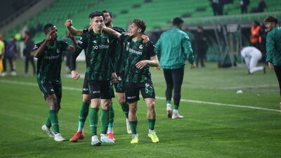 Sakaryaspor, 15 sezonun ardından play-off'ta