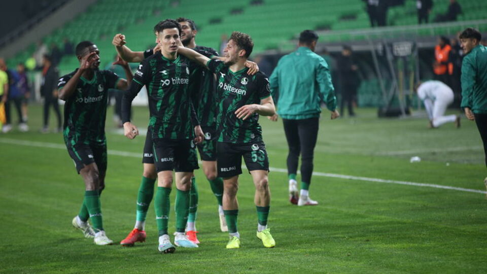 Sakaryaspor, 15 sezonun ardından play-off'ta