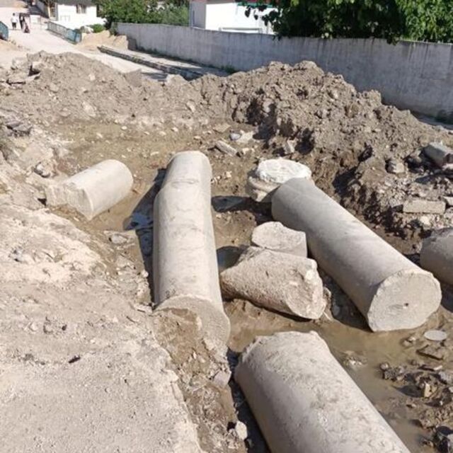 Adana'da su hattı çalışmasında bulundu