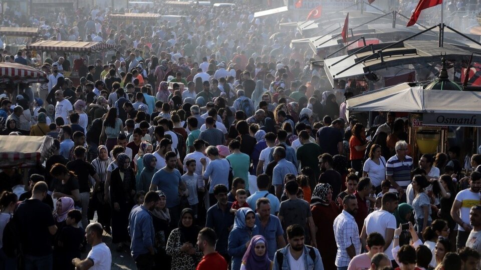 Dip dibe yaşıyoruz