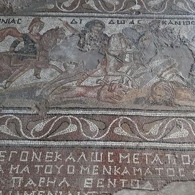 'Aeinas' mozaiği bulundu