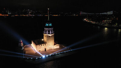 Kız Kulesi ışık ve lazer şovuyla açıldı