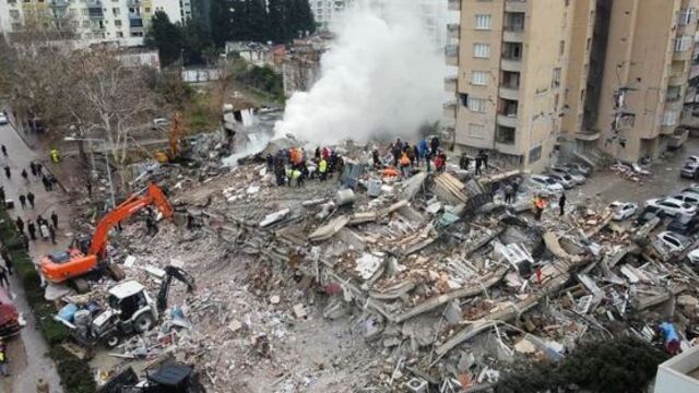 Deprem bölgesindeki kamu personeline tazminat ve fazla çalışma ücreti ödenecek
