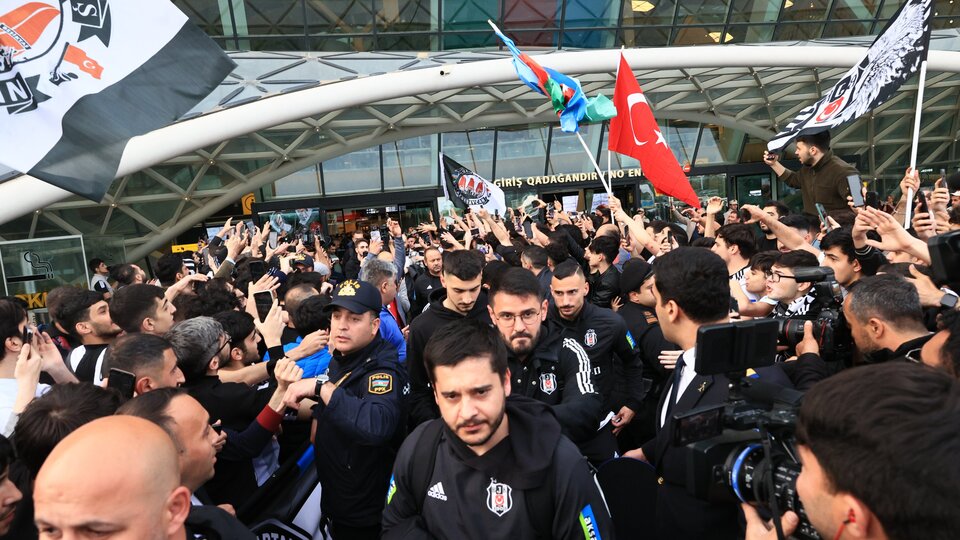 Beşiktaş'a Bakü'de coşkulu karşılama