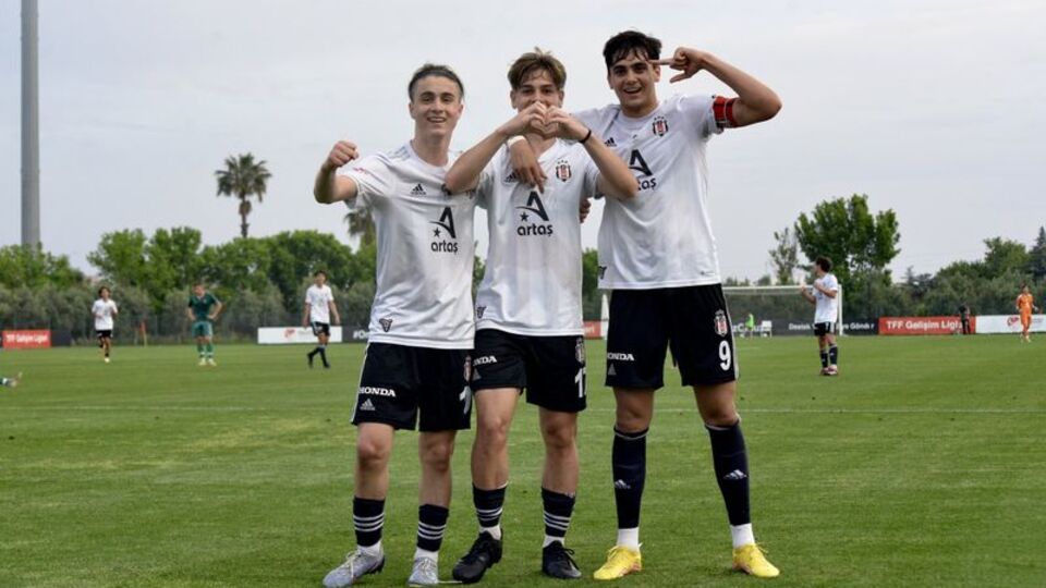 U16'da şampiyon Beşiktaş