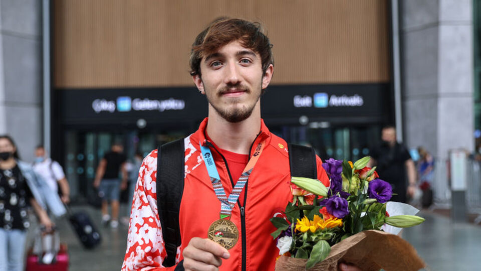 Berke Akçam'den gümüş madalya