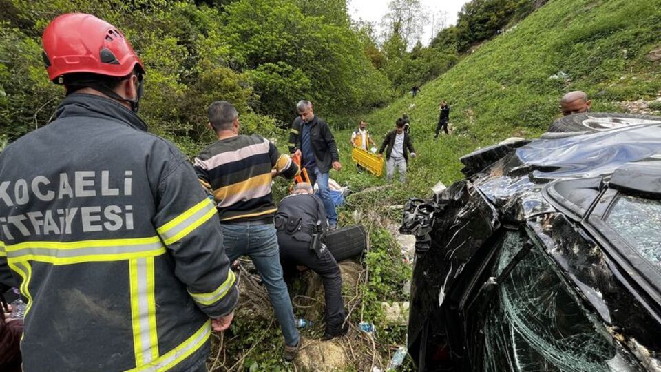 Otomobil şarampole uçtu