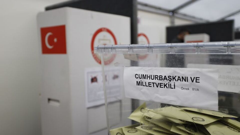 Türkiye bugün sandık başına gidiyor!