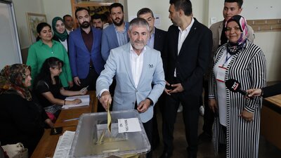 Bakan Nebati oyunu Mersin'de kullandı