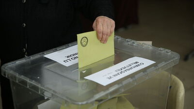 Türkiye'deki seçimlere yoğun katılım
