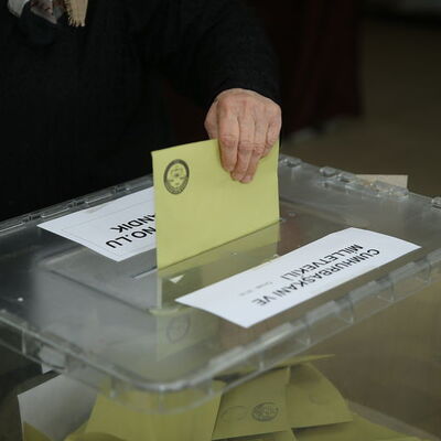 Türkiye'deki seçimlere yoğun katılım