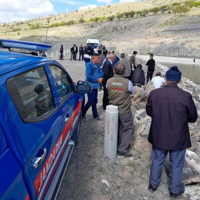 Kurtarmak istediği arkadaşıyla birlikte can verdi