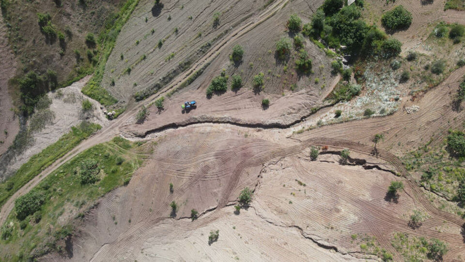 Deprem nedeniyle köylerin manzarası değişti