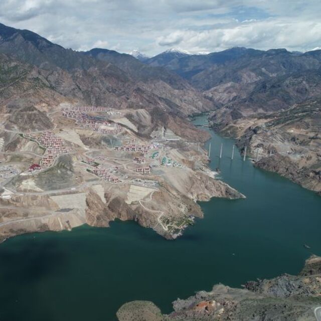 Yusufeli'nde su yüksekliği 134 metreyi aştı