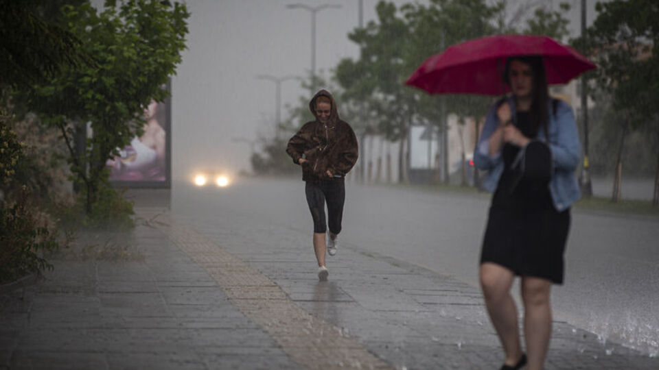 Marmara ve Ege'de gök gürültülü sağanak