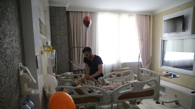 Vücudu yanan küçük Eymen'e Şanlıurfa'da doku nakli