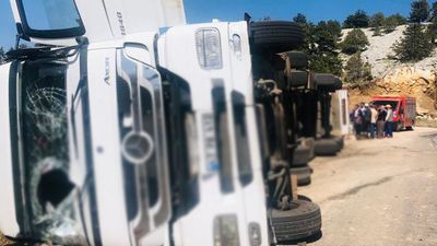 Mersin'de TIR devrildi! 50 küçükbaş öldü