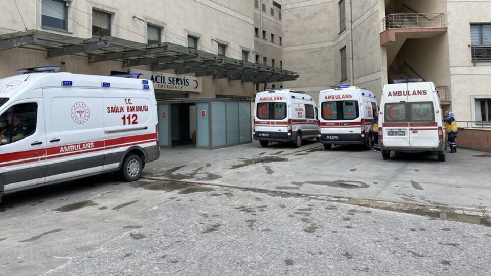 6 lise öğrencisi hastaneye kaldırıldı