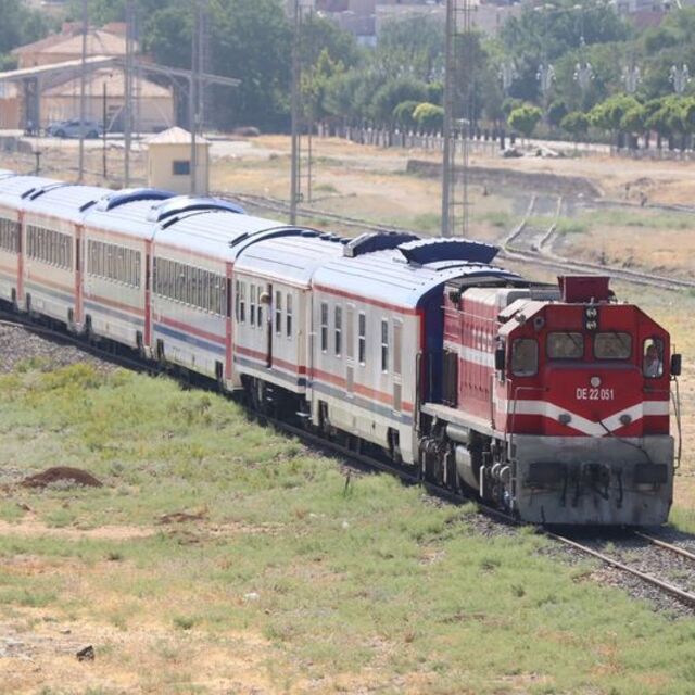 TCDD'den tren yollarında ilaçlama uyarısı!