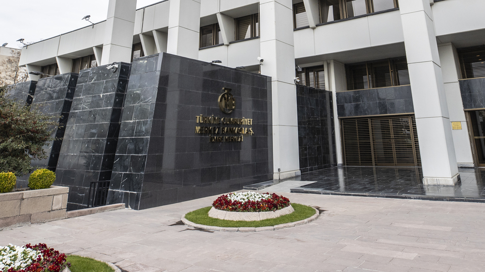 Merkez'den bankalara yeni TL dönüşüm hedefi