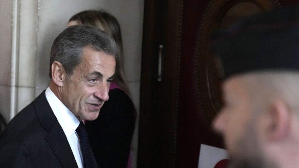 Sarkozy hapis cezasına çaptırıldı