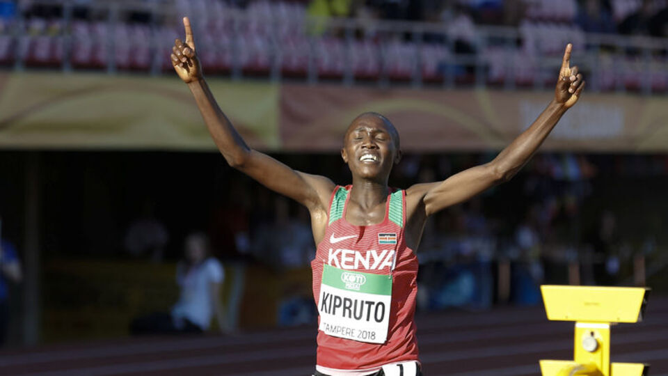 Dünya rekortmenine doping cezası!