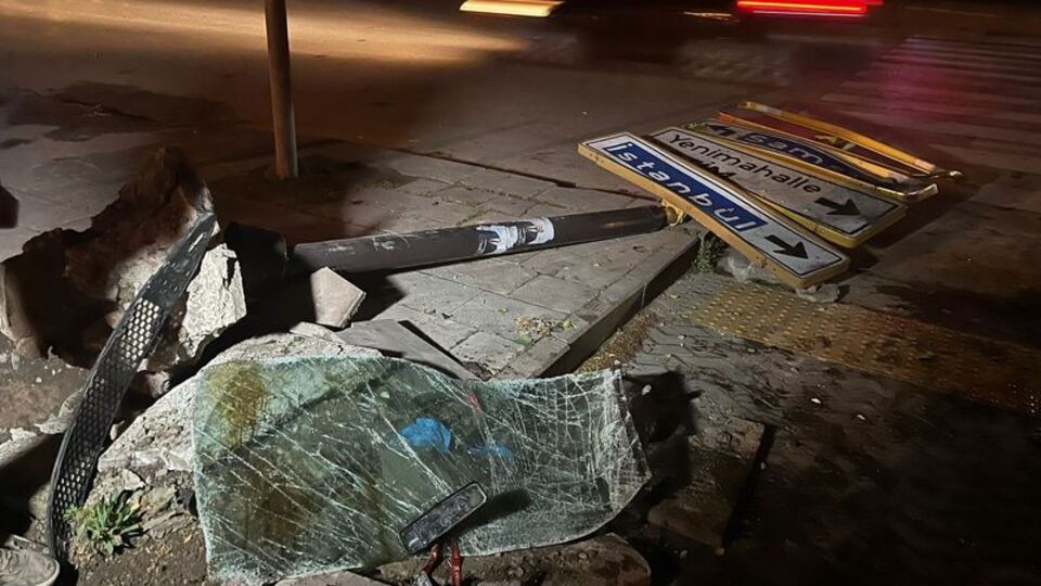 İki otomobil çarpıştı: 1 ölü, 1 yaralı